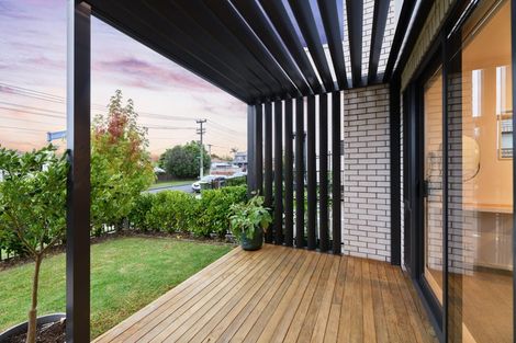 Photo of property in 32a Titoki Street, Te Atatu Peninsula, Auckland, 0610