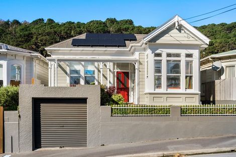 Photo of property in 43 Porritt Avenue, Mount Victoria, Wellington, 6011