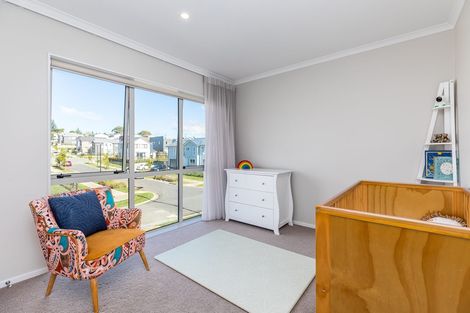 Photo of property in 14 Manutewhau Road, Massey, Auckland, 0614