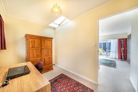 Photo of property in 11 Observatory Close, Whitby, Porirua, 5024
