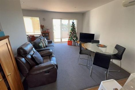Photo of property in 1/48a Exmouth Road, Northcote, Auckland, 0627