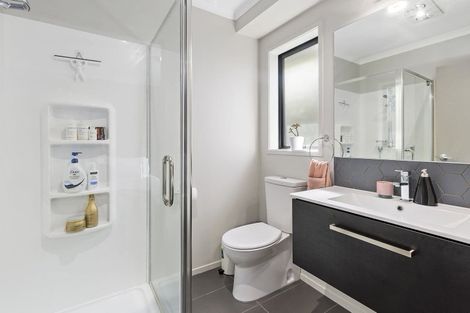 Photo of property in 14 Mooring Close, Whitby, Porirua, 5024