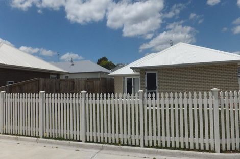 Photo of property in 25 Queens Park Crescent, Frankton, Hamilton, 3204