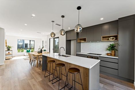Photo of property in 10 Babos Avenue, Kumeu, 0810