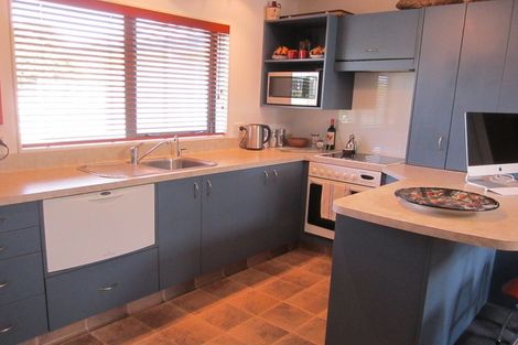 Photo of property in 15 Monarch Place, Paraparaumu Beach, Paraparaumu, 5032