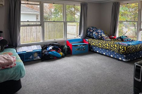 Photo of property in 33 Guildford Street, Burnside, Christchurch, 8053