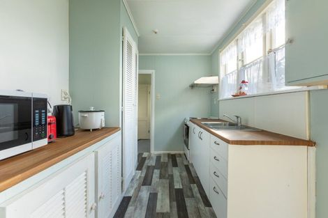 Photo of property in 10 Seddon Street, Dannevirke, 4930