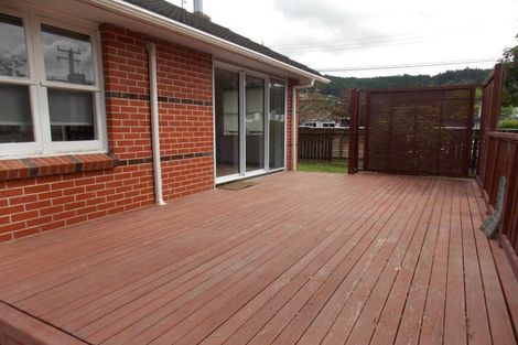 Photo of property in 1 Field Street, Silverstream, Upper Hutt, 5019
