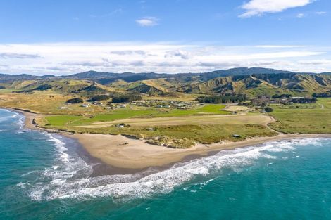Photo of property in 7 Nunu Drive, Flat Point, Masterton, 5883