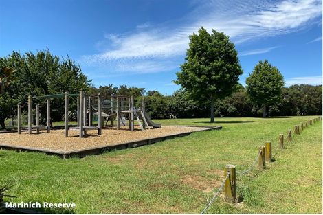 Photo of property in 8 Cameron Place, Ranui, Auckland, 0612