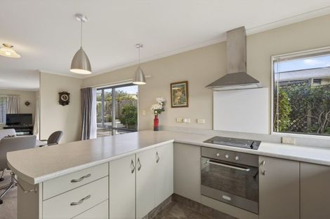 Photo of property in 30a Moulton Street, Moturoa, New Plymouth, 4310
