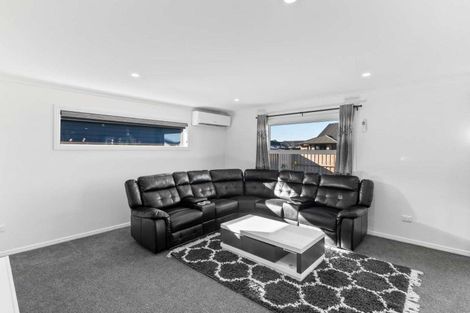 Photo of property in 8 Clonbunny Close, Rolleston, 7614