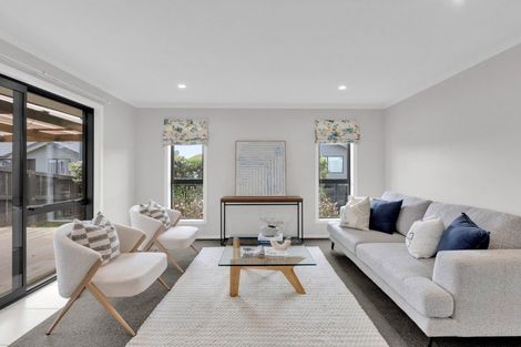 Photo of property in 15 Faber Place, Rototuna North, Hamilton, 3210