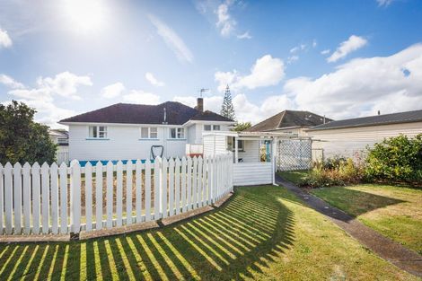 Photo of property in 2 Paisley Street, Awapuni, Palmerston North, 4412