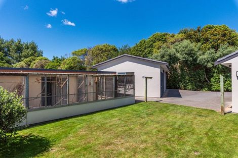Photo of property in 33 Killalea Place, Paraparaumu, 5032