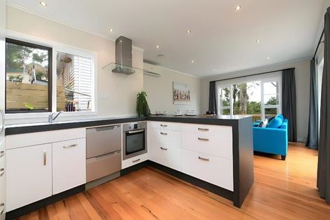 Photo of property in 65 Takahe Road, Titirangi, Auckland, 0604