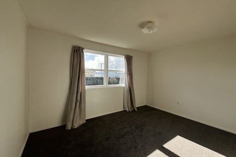 Photo of property in 21 Manu Crescent, Upper Vogeltown, New Plymouth, 4310