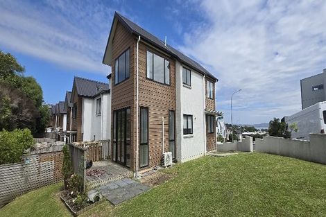 Photo of property in 72 Seafarer Crescent, Stanmore Bay, Whangaparaoa, 0932