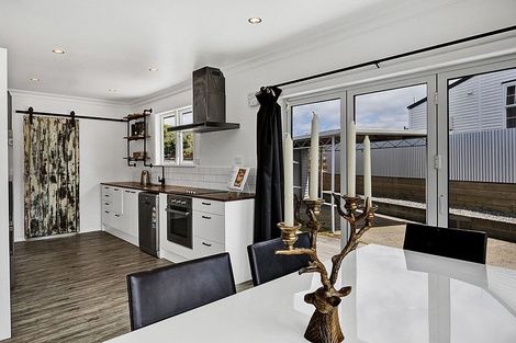 Photo of property in 45 Oberon Street, Stratford, 4332