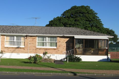 Photo of property in 3/26 Moana Avenue, Orewa, 0931