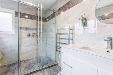 Photo of property in 13 Redwood Drive, Massey, Auckland, 0614