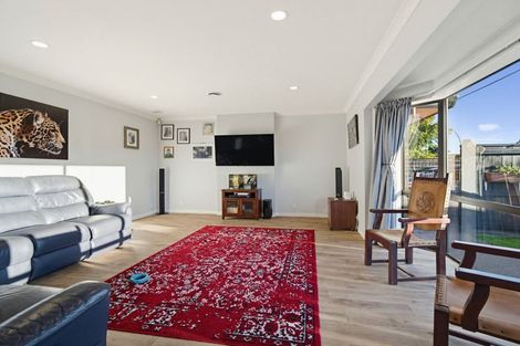 Photo of property in 77 Avondale Road, Taradale, Napier, 4112