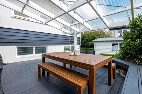 Photo of property in 97 Rangiora Avenue, Roslyn, Palmerston North, 4414