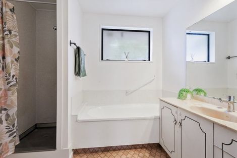 Photo of property in 2/181 Wairakei Road, Bryndwr, Christchurch, 8053