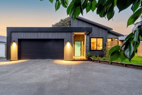 Photo of property in 14 Oates Place, Greytown, 5712