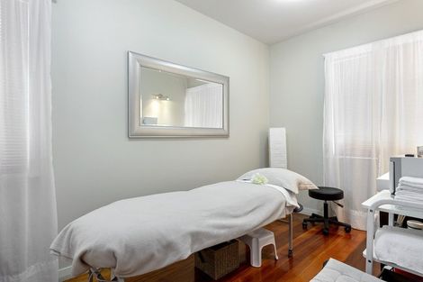 Photo of property in 128 Wilsons Road, Saint Martins, Christchurch, 8022