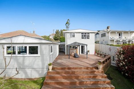 Photo of property in 6 Nelson Street, Helensville, 0800