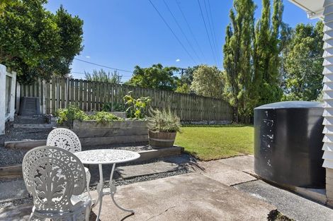 Photo of property in 17 Lyndhurst Road, Te Atatu South, Auckland, 0610