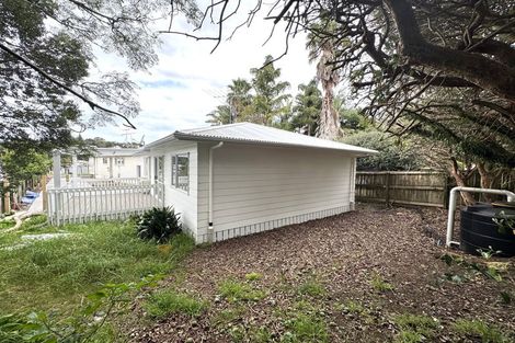 Photo of property in 48 Lauderdale Road, Birkdale, Auckland, 0626