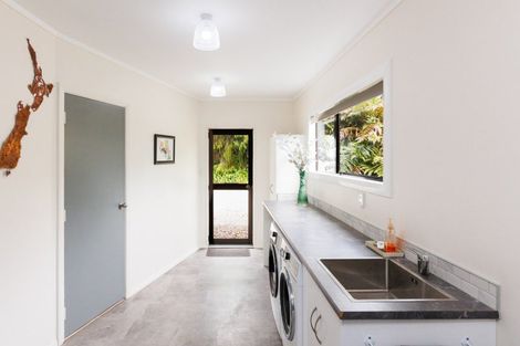 Photo of property in 279 Tararua Road, Levin, 5571