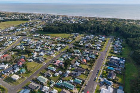 Photo of property in 9 Hennessy Street West, Foxton Beach, Foxton, 4815