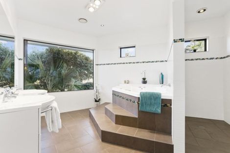 Photo of property in 1304 Old North Road, Helensville, 0875