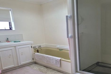 Photo of property in 2/66 Marne Road, Papakura, 2110