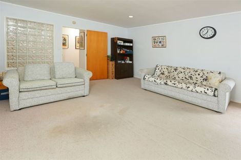 Photo of property in 180 Te Atatu Road, Te Atatu South, Auckland, 0610
