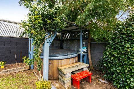 Photo of property in 67 Barrett Street, Westown, New Plymouth, 4310