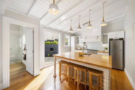 Photo of property in 17 Hamilton Road, Hataitai, Wellington, 6021