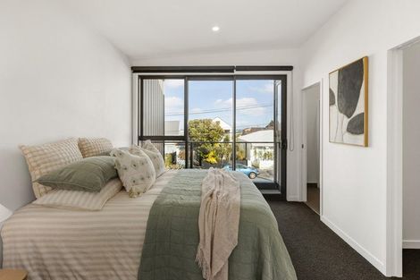 Photo of property in 2/20 Trent Street, Island Bay, Wellington, 6023