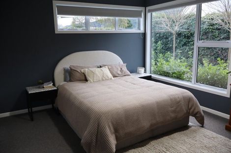 Photo of property in 12 Kukupa Grove, Heretaunga, Upper Hutt, 5018