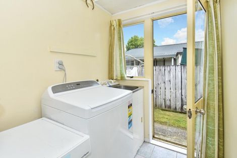 Photo of property in 99 Settlement Road, Papakura, 2110