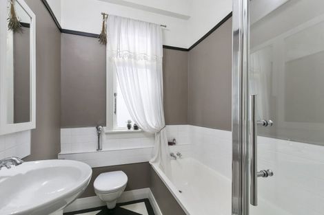 Photo of property in 1/24b Clifton Terrace, Kelburn, Wellington, 6012