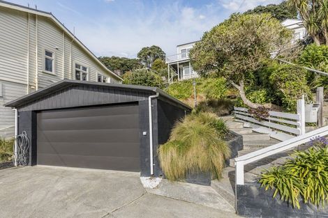 Photo of property in 118 Sutherland Road, Melrose, Wellington, 6023