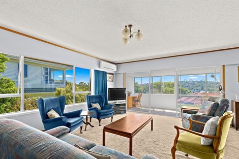 Photo of property in 2/12 Beechwood Road, Rothesay Bay, Auckland, 0630