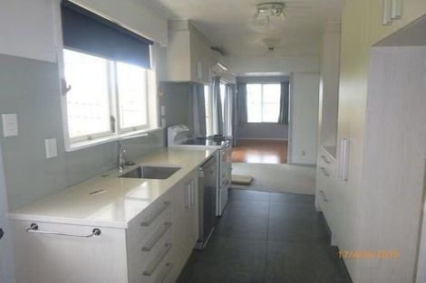 Photo of property in 2 Nielsen Place, Massey, Auckland, 0614