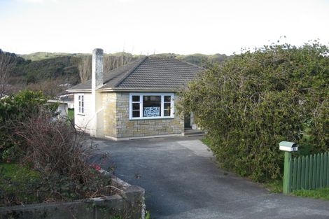 Photo of property in 33 Main Road, Wainuiomata, Lower Hutt, 5014