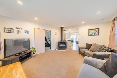 Photo of property in 4 Sharpe Crescent, Wainuiomata, Lower Hutt, 5014