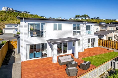 Photo of property in 3 Okataina Way, Aotea, Porirua, 5024